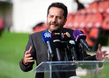 Erden Timur görevi bıraktı: Tutunacak dalım kalmadı