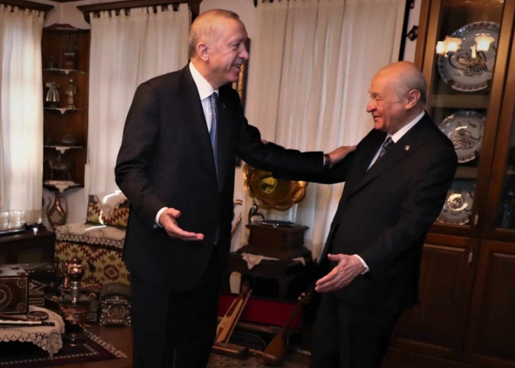 Bahçeli: Erdoğan'a "Neden Kudüs'ü fetheden 5. lider siz olmuyorsunuz" dedim 1 Mustafa Özel yazdı I Bahçeli, o dosyayla ne demek istedi?