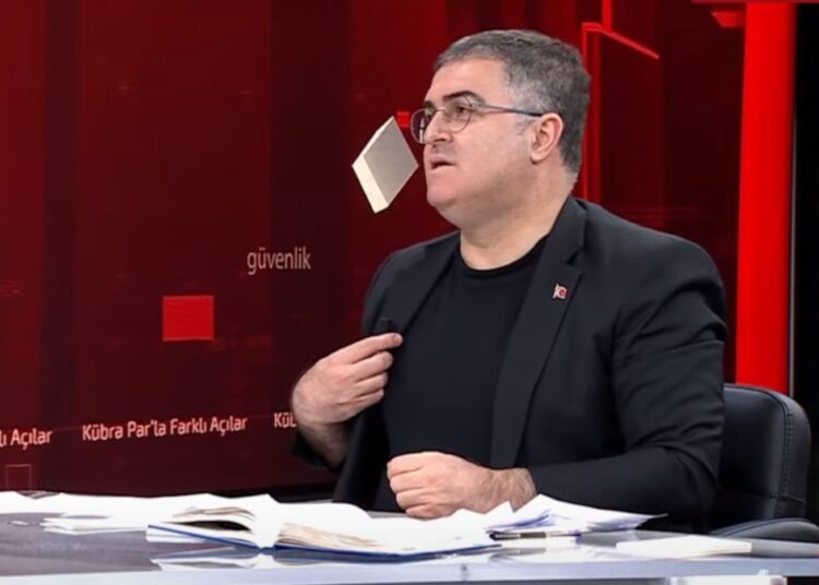 Ersan Şen'den Eylem Tok sorusuna yanıt: Şartlarda anlaşırsak olur 1 Ersan Şen’den Eylem Tok sorusuna yanıt: Şartlarda anlaşırsak olur