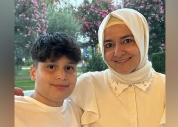 Eski Bakan Betül Sayan Kaya’nın oğlu LGS’de birinci oldu