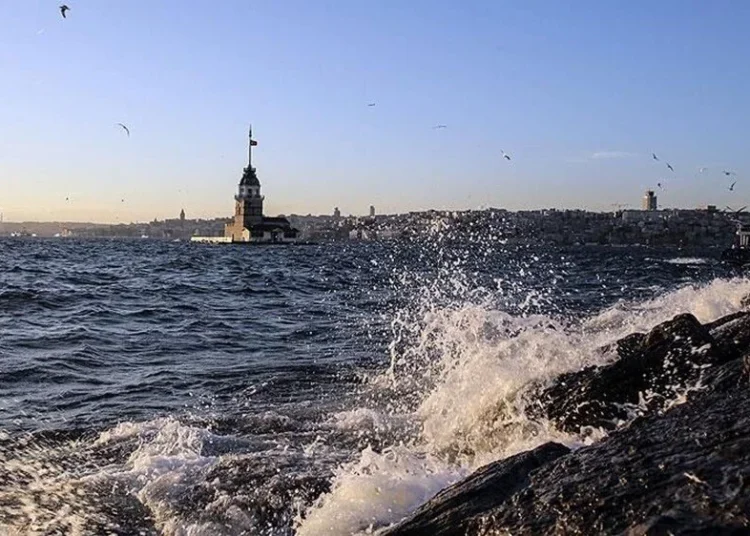 Marmara ve Kuzey Ege’de kuvvetli rüzgara dikkat! 1 Marmara ve Kuzey Ege’de kuvvetli rüzgara dikkat!