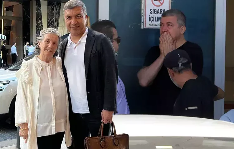 Küçükkaya'nın acı günü: Annesi denizde kalp krizi geçirip hayatını kaybetti 1 Küçükkaya’nın acı günü: Annesi denizde kalp krizi geçirip hayatını kaybetti