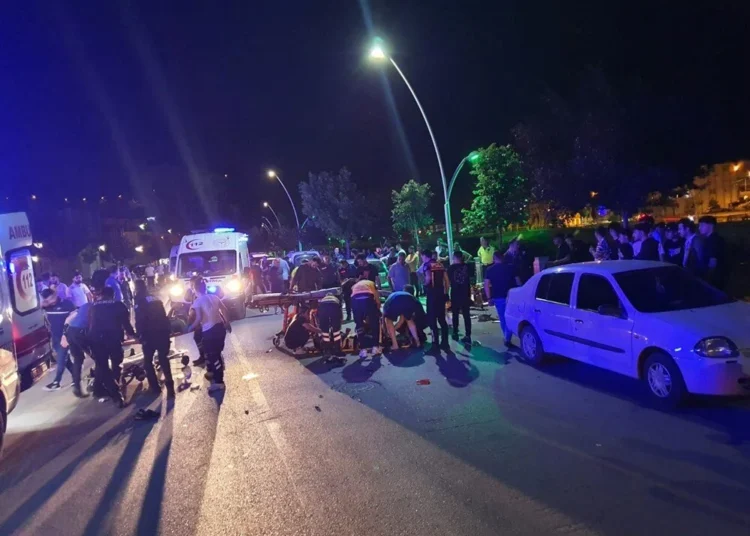 Amasya’da feci kaza: İki motosikletli kafa kafaya çarpıştı