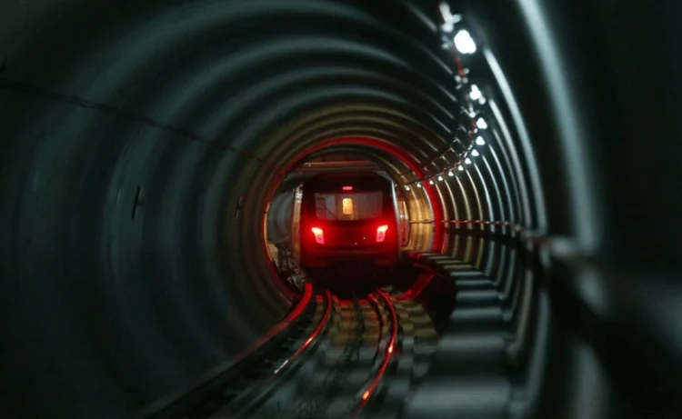 Metro arıza yaptı, 171 yolcu yürüyerek tünelden çıkmak zorunda kaldı