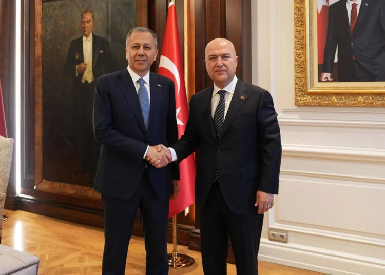 CHP’li Murat Bakan, İçişleri Bakanı Yerlikaya ile görüştü 1 CHP’li Murat Bakan, İçişleri Bakanı Yerlikaya ile görüştü