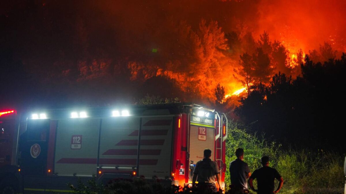 Çeşme ve Menderes yangınlarının nedeni belli oldu