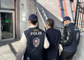 Kurdukları paravan şirketlerle milyarlarca lira dolandırmışlar 7 Kurdukları paravan şirketlerle milyarlarca lira dolandırmışlar