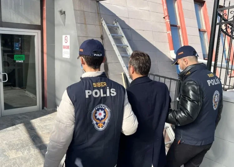 Kurdukları paravan şirketlerle milyarlarca lira dolandırmışlar 1 Kurdukları paravan şirketlerle milyarlarca lira dolandırmışlar