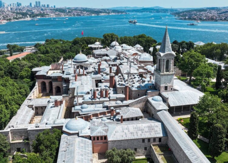 Topkapı Sarayı'nda iki bölüm, yeniden ziyarete açıldı 1 Topkapı Sarayı’nda iki bölüm, yeniden ziyarete açıldı