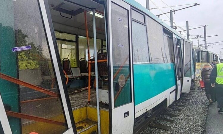 Rusya’da iki tramvay çarpıştı: Yüzlerce yaralı var 1 Rusya’da iki tramvay çarpıştı: Yüzlerce yaralı var
