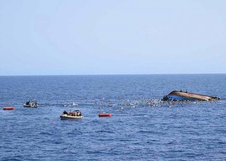 Göçmenleri taşıyan tekne alabora oldu: En az 38 kişi hayatını kaybetti 1 Göçmenleri taşıyan tekne alabora oldu: En az 38 kişi hayatını kaybetti