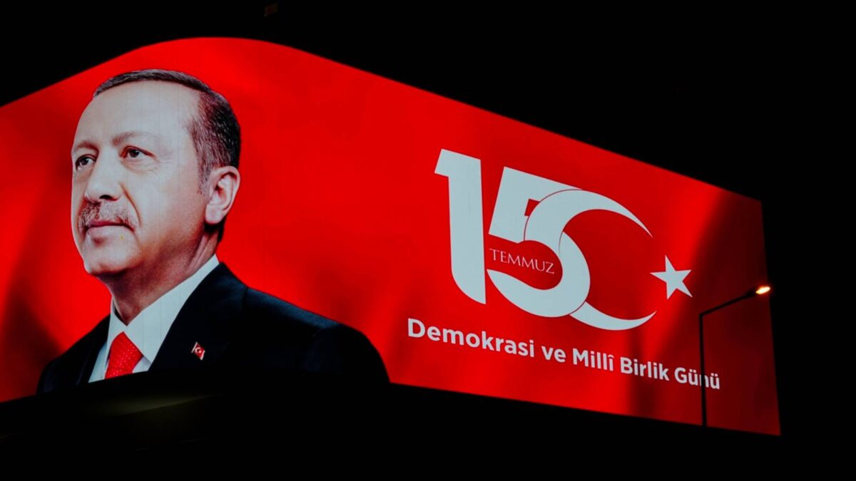 Ertuğrul Özkök, 15 Temmuz programının reytinginin düşüklüğünü yazdı 5 Ertuğrul Özkök, 15 Temmuz programının reytinginin düşüklüğünü yazdı
