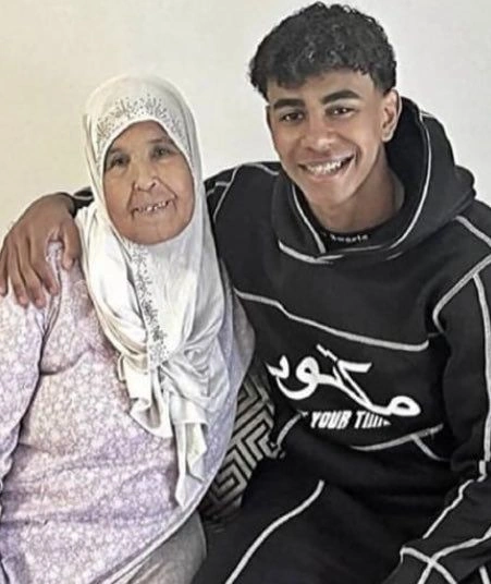 Avrupa Futbol Şampiyonası'nda yıldızı parlayan Müslüman futbolcular 4 Avrupa Futbol Şampiyonası'nda yıldızı parlayan Müslüman futbolcular