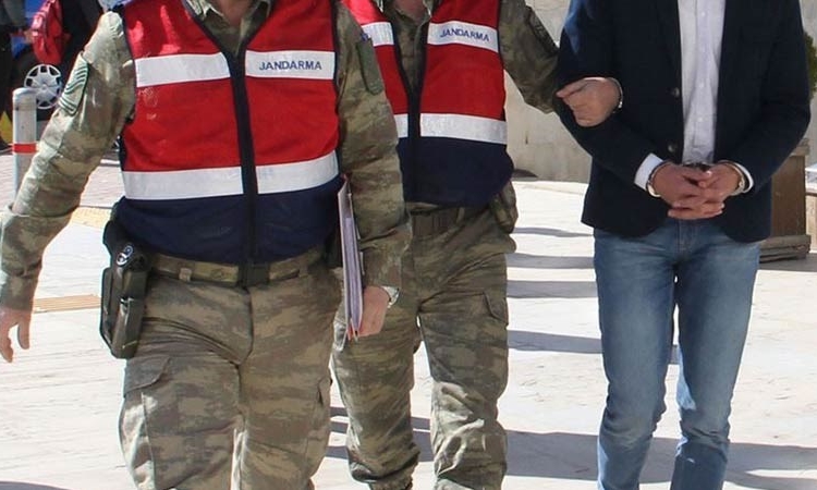 9 ayrı suçtan aranıyordu, bekçi olarak çalıştığı şantiyede yakalandı 1 9 ayrı suçtan aranıyordu, bekçi olarak çalıştığı şantiyede yakalandı