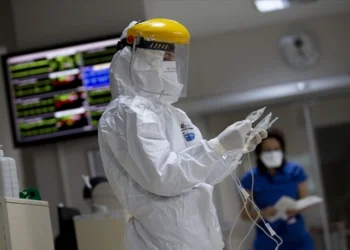 Vaka sayısında artış yaşanıyor: Covid-19, Yunanistan’da yeniden hortladı
