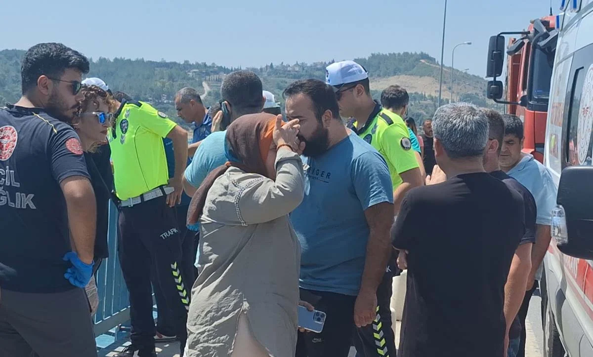 Piknik yolunda feci kaza! Otomobil, köprüden baraj gölüne düştü 3 Piknik yolunda feci kaza! Otomobil, köprüden baraj gölüne düştü