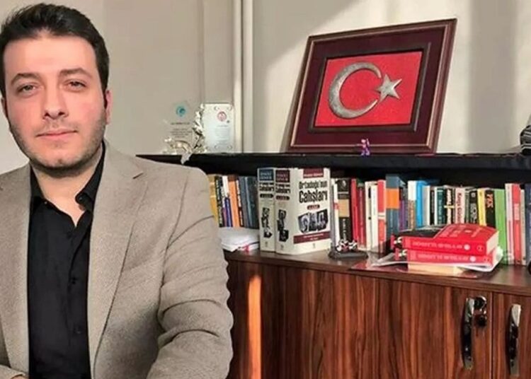 Aykırı’nın sahibi Batuhan Çolak gözaltına alındı