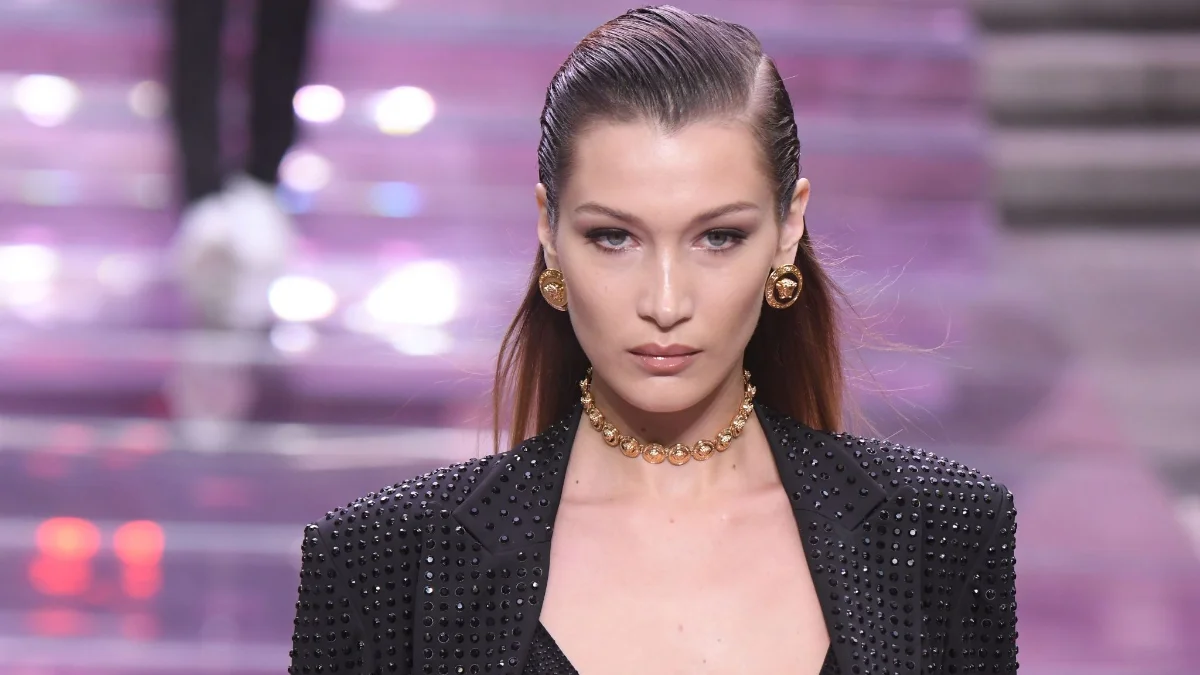 Adidas, bu defa da Bella Hadid'den özür diledi