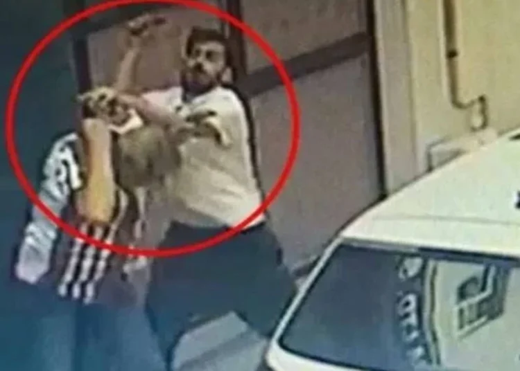 Madde bağımlısının saldırısında ölü sayısı 4 oldu 1 Madde bağımlısının saldırısında ölü sayısı 4 oldu