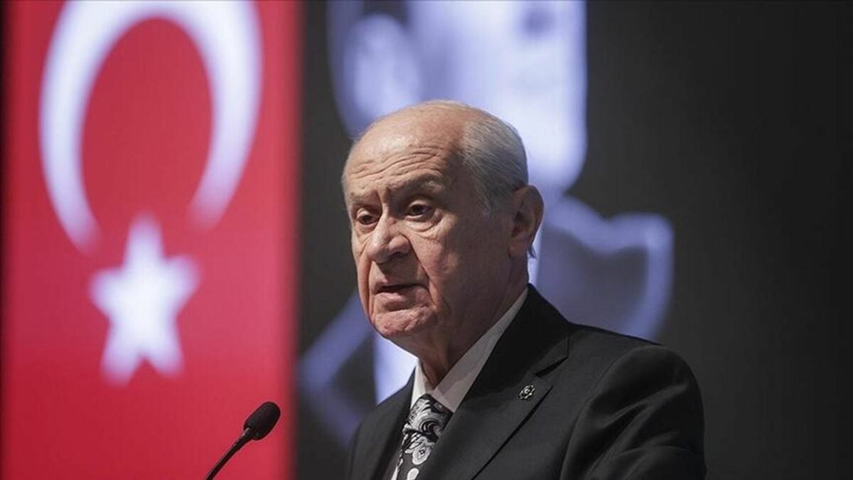 Halis Gül yazdı l Merih’in bozkurt selamına kim hangi yorumu yaptı?