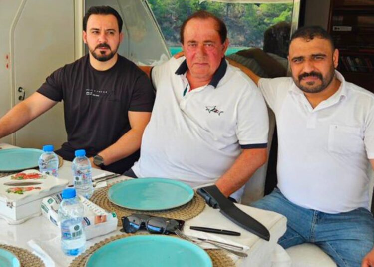 Çakıcı’dan ÖSO ile birlikte özel yattan ‘kama’lı paylaşım