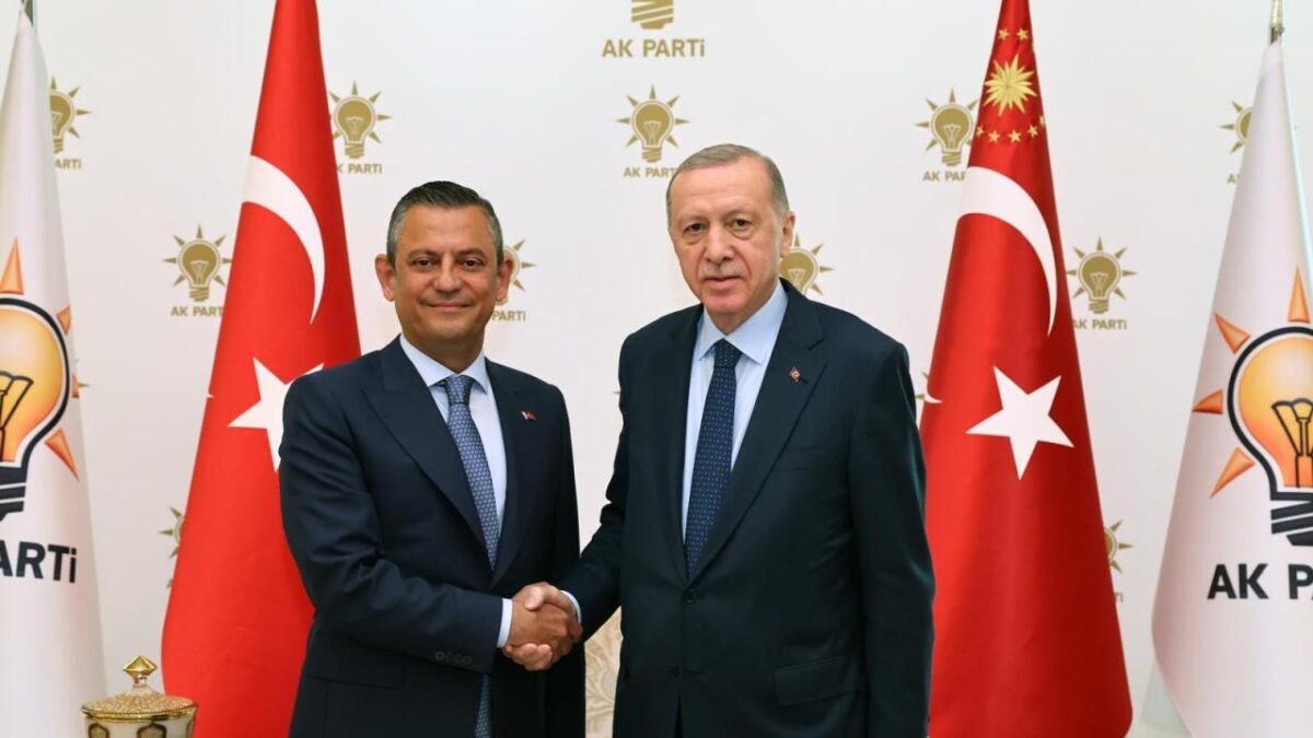 Ümit Özdağ: Bahçeli Erdoğan'ı tehdit etti! 3 Ümit Özdağ: Bahçeli Erdoğan'ı tehdit etti!