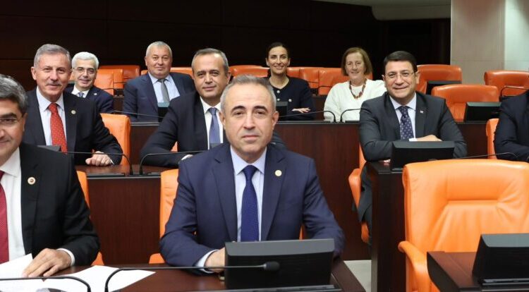 Kulis: Meclis’te yeni bir grup kuruluyor 1 Kulis: Meclis’te yeni bir grup kuruluyor