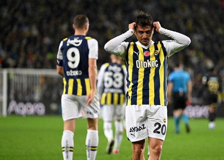 Fenerbahçe’den Cengiz Ünder’e “Kulüp bul” çağrısı