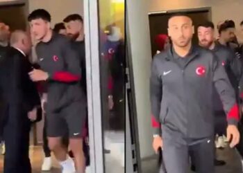 Cenk Tosun’dan Mehmet Büyükekşi açıklaması: Neden tokalaşmadı?