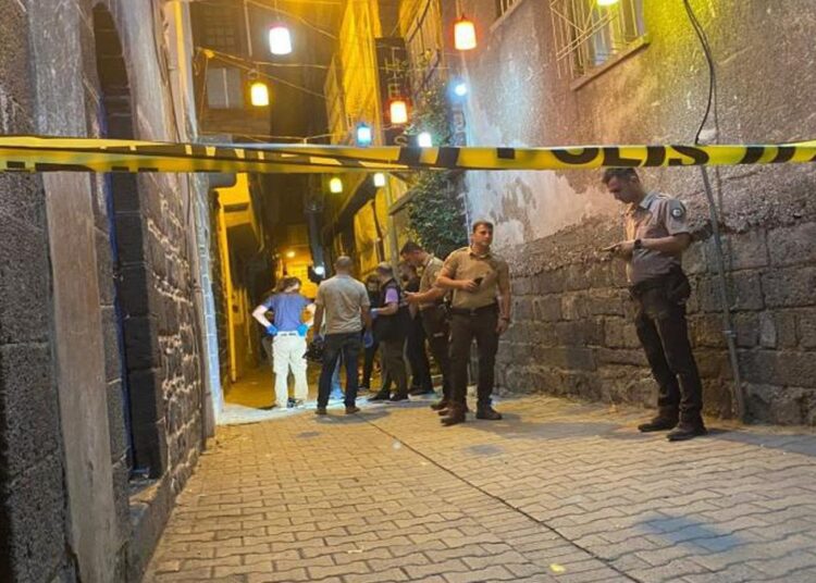 Diyarbakır’daki kafe saldırılarında 5 gözaltı