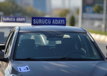 Sürücü adaylarına park manevrasında iki deneme hakkı