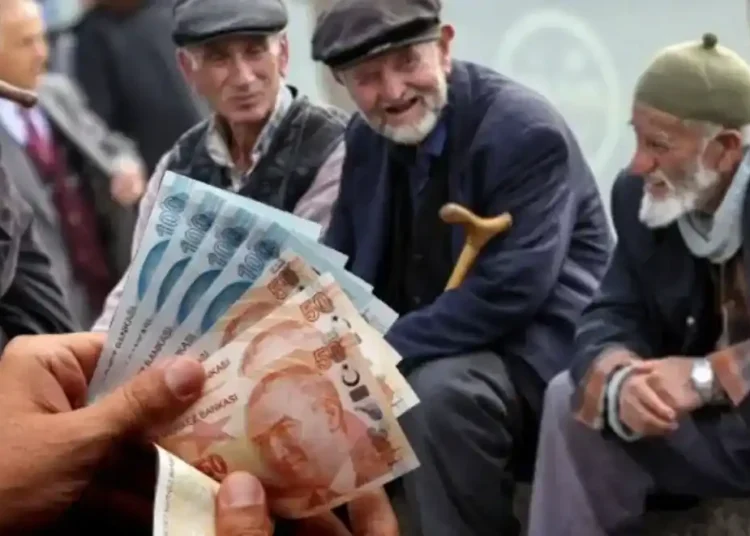 Kurban Bayramı ikramiyesi ödenmeye başlanıyor 1 Düzenleme yapılmazsa 4 milyon emekli sıfır zam alacak!