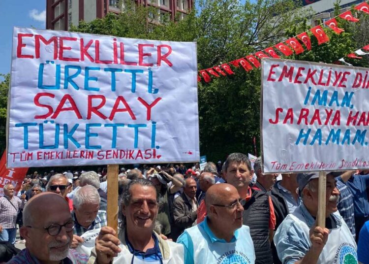 Garantili müteahhitlere var, emekliye bütçe yok 1 Garantili müteahhitlere var, emekliye bütçe yok