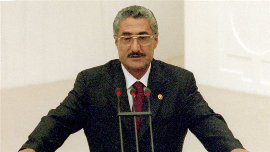 TOKİ’nin 2 milyar liralık ihalesi eski AK Parti’li bakanın kardeşlerine verildi