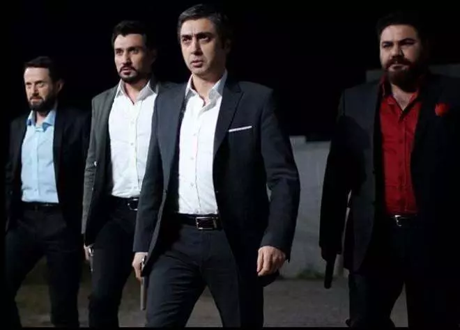 Kurtlar Vadisi’nin Güllü Erhan’ı iğne ipliğe döndü! 8 Kurtlar Vadisi’nin Güllü Erhan’ı iğne ipliğe döndü!