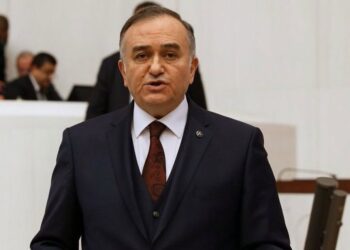 Meclis’te İYİ Partili vekille tartışan MHP’li Erkan Akçay hastaneye kaldırıldı