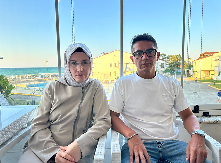 Haşema giyen kadının havuza alınmamasına ilişkin 2 kişi gözaltında 2 Haşema giyen kadının havuza alınmamasına ilişkin 2 kişi gözaltında