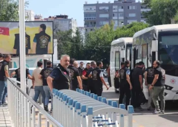İzmir’deki kaçak elektrik faciasında şüpheliler adliyeye sevk edildi