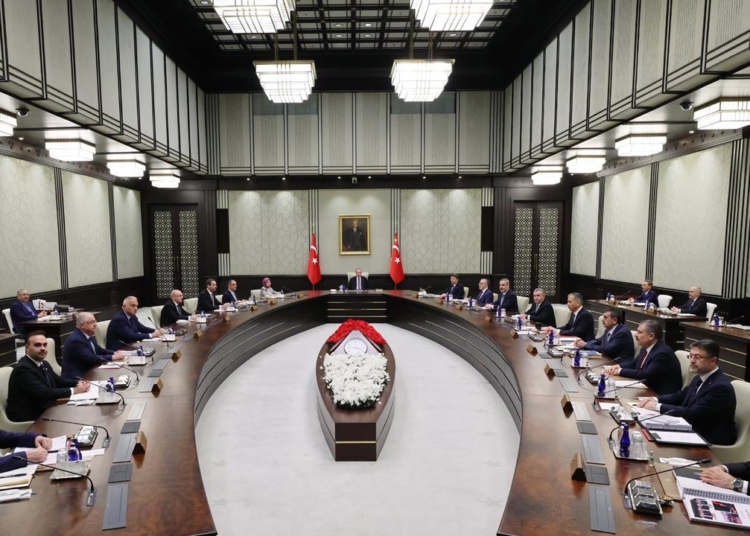Kabine bugün toplanıyor: Gündemde deprem konutları var