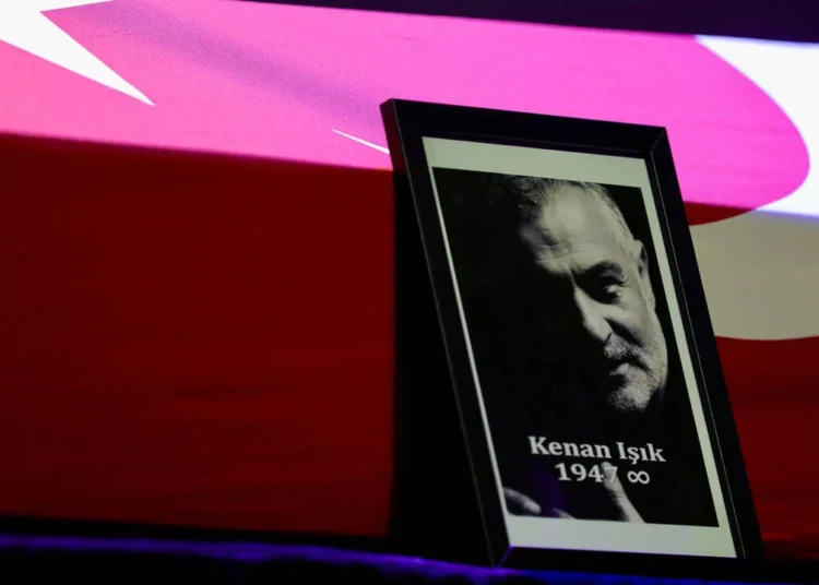 Kenan Işık için AKM'de tören yapıldı 1 Kenan Işık için AKM’de tören yapıldı