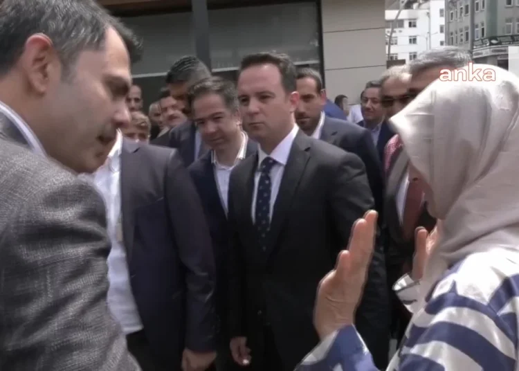 Murat Kurum emekli kadına dilenci muamelesi yaptı 1 Murat Kurum emekli kadına dilenci muamelesi yaptı