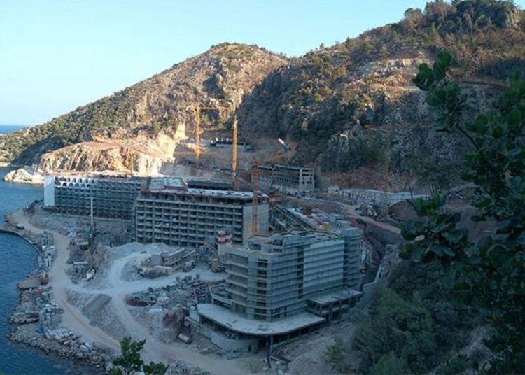 Marmaris’in en güzel yerini işgal etmişti: Ruhsatı yasaya aykırı çıktı