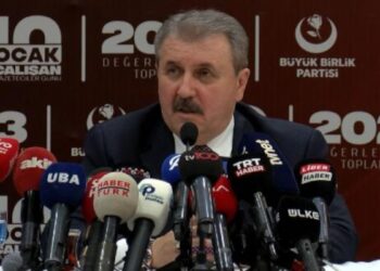 Mustafa Destici: Emekli maaşları 21 bin liranın üzerine çıkarılmalı