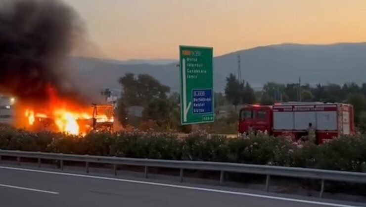 Bu kaçıncı yangın? Seyir halindeki yolcu otobüsü yanarak kül oldu 2 Bu kaçıncı yangın? Seyir halindeki yolcu otobüsü yanarak kül oldu