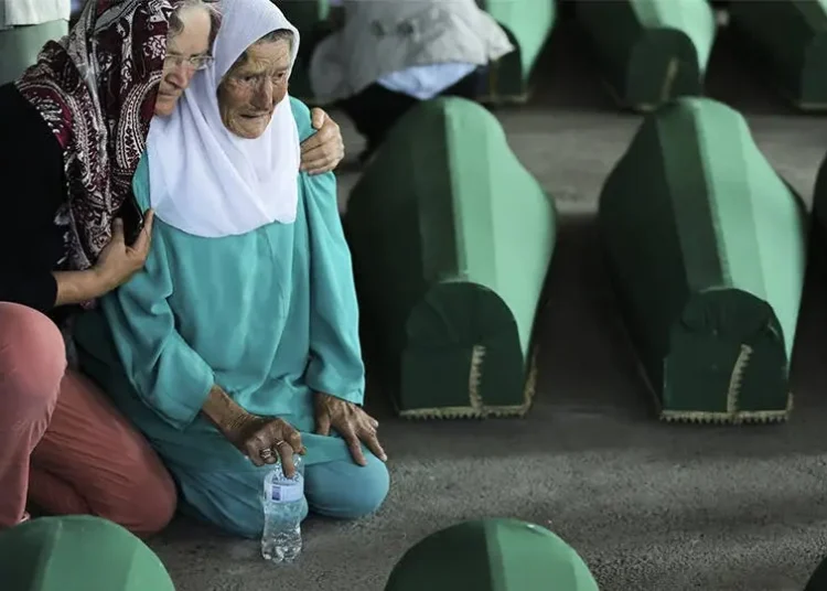 Srebrenitsa Katliamı'nda hayatını kaybeden 14 kişi daha defnedilecek 1 Srebrenitsa Katliamı’nda hayatını kaybeden 14 kişi daha defnedilecek
