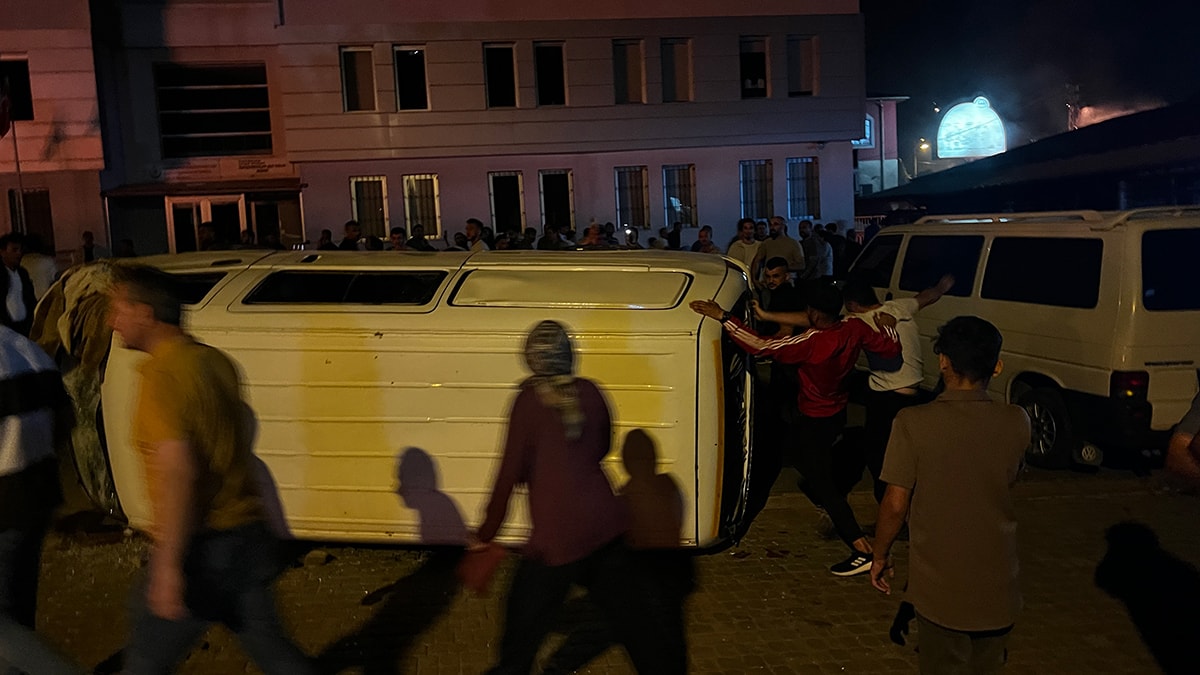 Suriye uyruklu kişi çocuğu taciz etti, Kayseri'de halk ayaklandı 3 Suriye uyruklu kişi çocuğu taciz etti, Kayseri'de halk ayaklandı