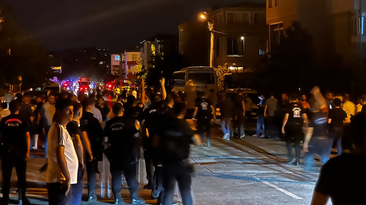 Suriye uyruklu kişi çocuğu taciz etti, Kayseri'de halk ayaklandı 5 Suriye uyruklu kişi çocuğu taciz etti, Kayseri'de halk ayaklandı