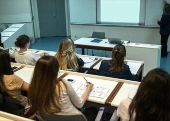 Devlet üniversitelerindeki 2’nci öğretim programları kapatıldı