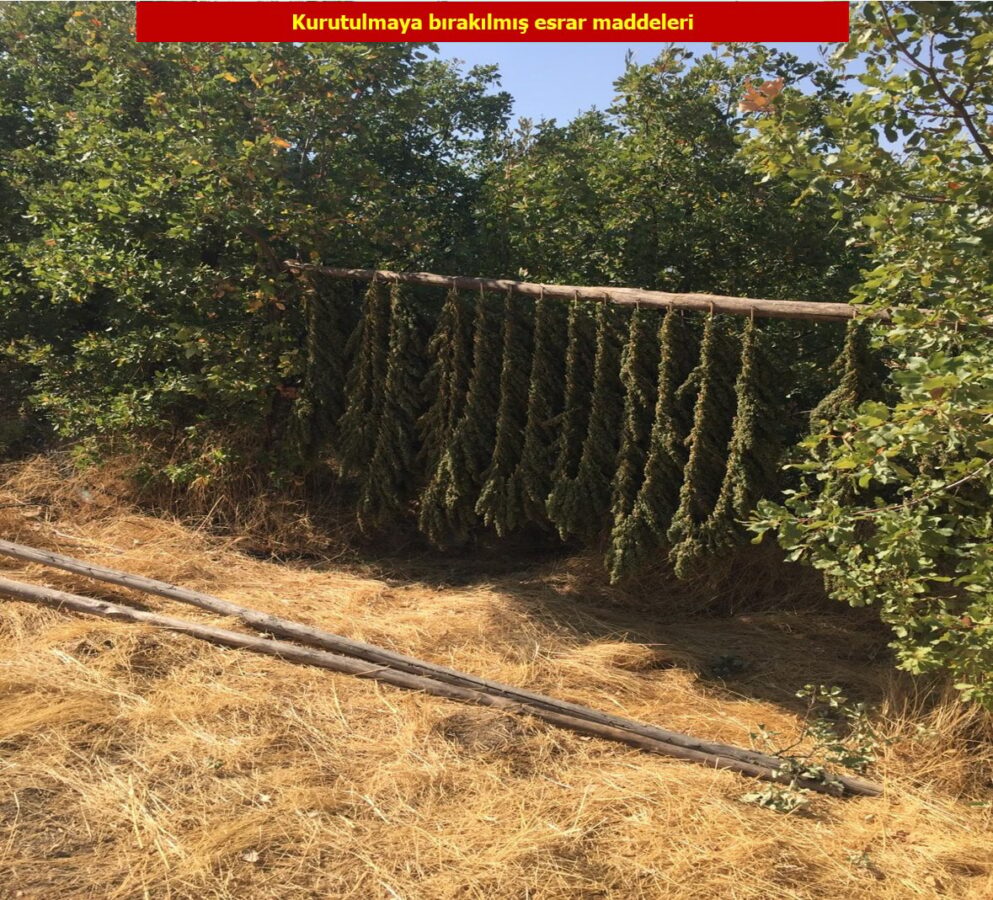 Uyuşturucu baronlarına köstebeklik yapan komutan tutuklandı