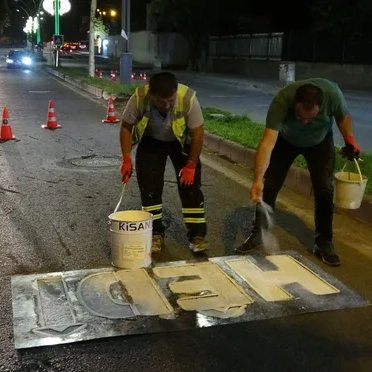 Kürtçe trafik uyarılarını valilik sildirdi, büyükşehir yeniden yazdı 4 Kürtçe trafik uyarılarını valilik sildirdi, büyükşehir yeniden yazdı